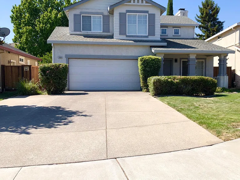 1860 Aurora Ct — Photo 1