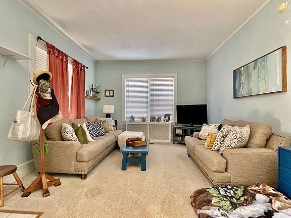 5th image of 1109-1111 Wasena Ave SW
