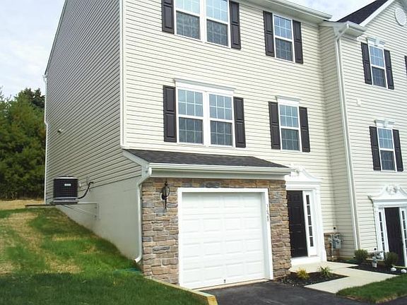 3rd image of 3628 Westminster Way