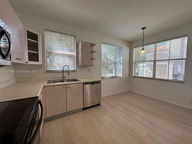 1595 Seagrape Way #- — Photo 5