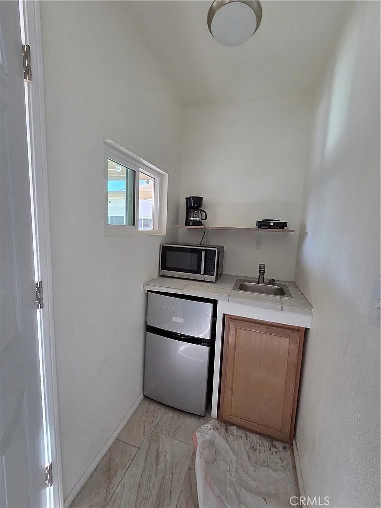 Studio, 400 sqft, $1,000 — Photo 4