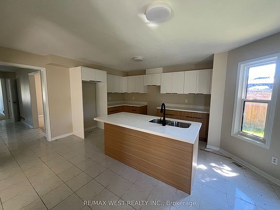 4th image of 60 Furrow Dr