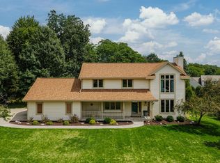 W237N3390 Five Fields ROAD, Pewaukee, WI 53072