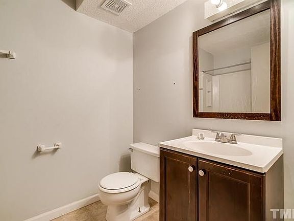 5th image of 13 Durbin Pl