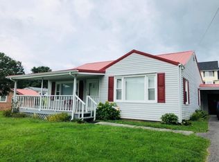 713 Oakwood Ave, Pennington Gap, VA 24277