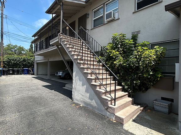 3rd image of 4250 Sawtelle Blvd APT E
