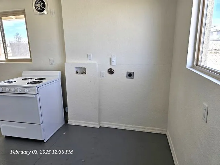 172 N Shady Ln — Photo 6