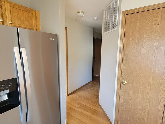 5th image of 5227 E E St