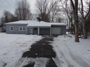 73 Riverside Dr, Rochester, NY 14623