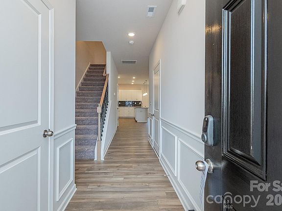 2nd image of 1725 Troon Dr