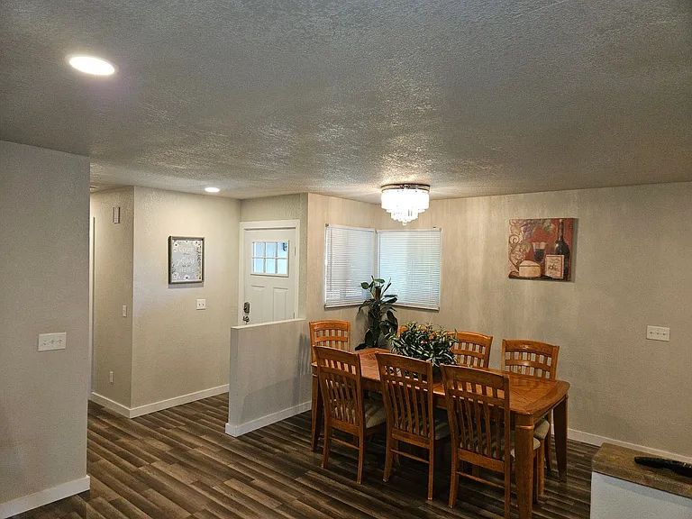2341 Jonquil Way — Photo 4