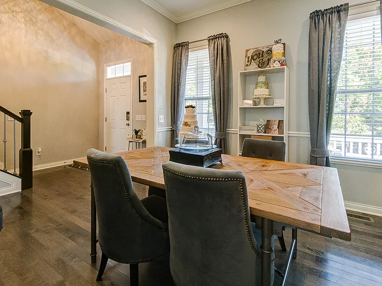 8045 Butterworth Green Dr — Photo 4