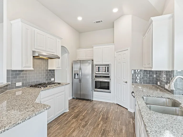 5821 Humber Ln — Photo 16