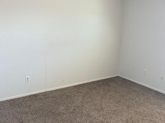 5th image of 87 Tarryton Ct W #87