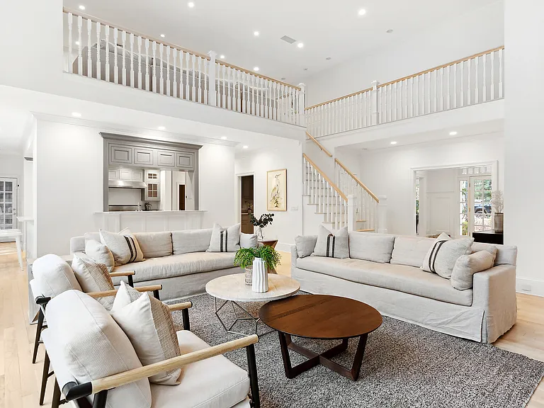 2 Jasons Ln — Photo 4