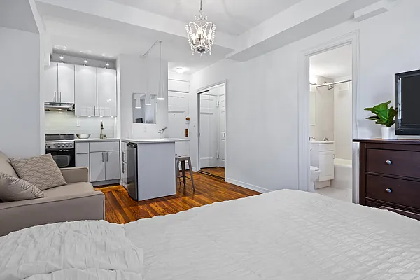 Sold by UbiQ NY | media 10