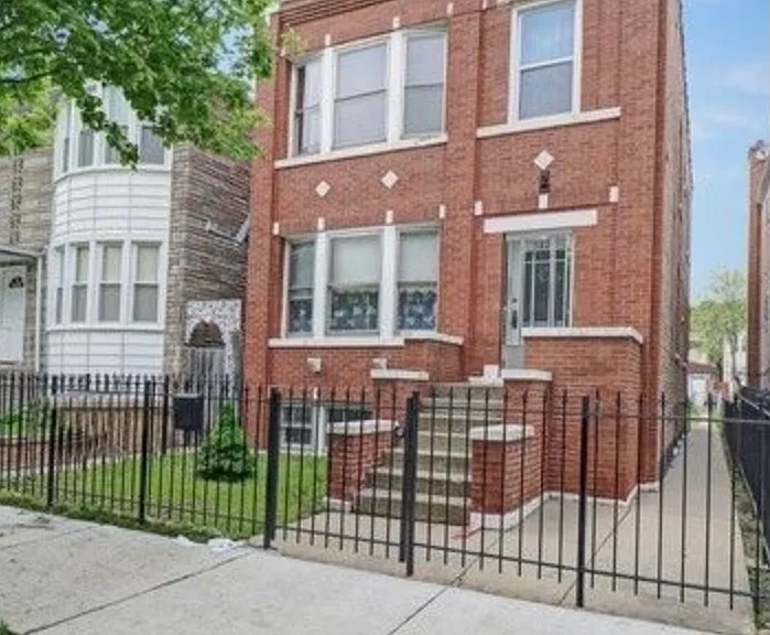 5422 W Wrightwood Ave #1 — Photo 1