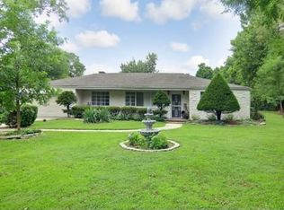 15W715 81st St, Burr Ridge, IL 60527