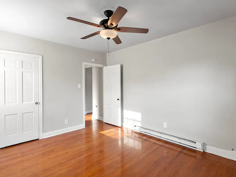 914 Highmont Dr — Photo 1
