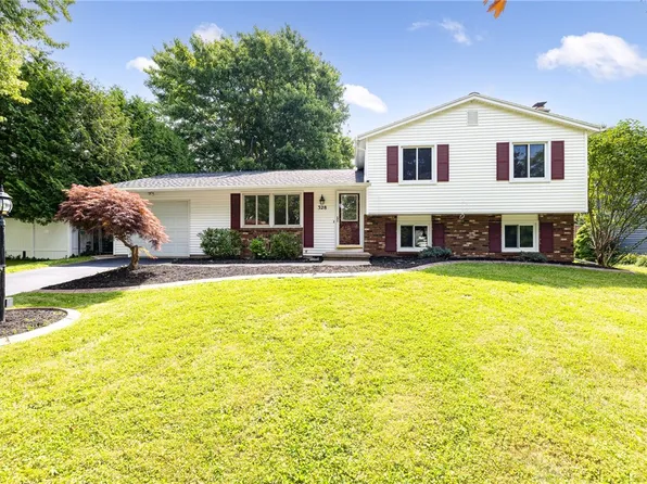 328 Village Walk Cir, Spencerport, NY 14559