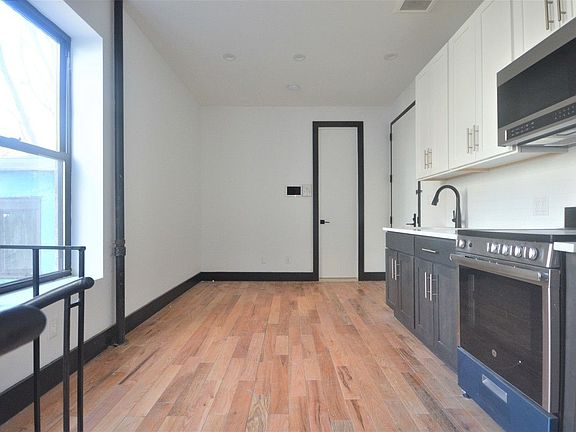 3rd image of 988 Bergen St #4A