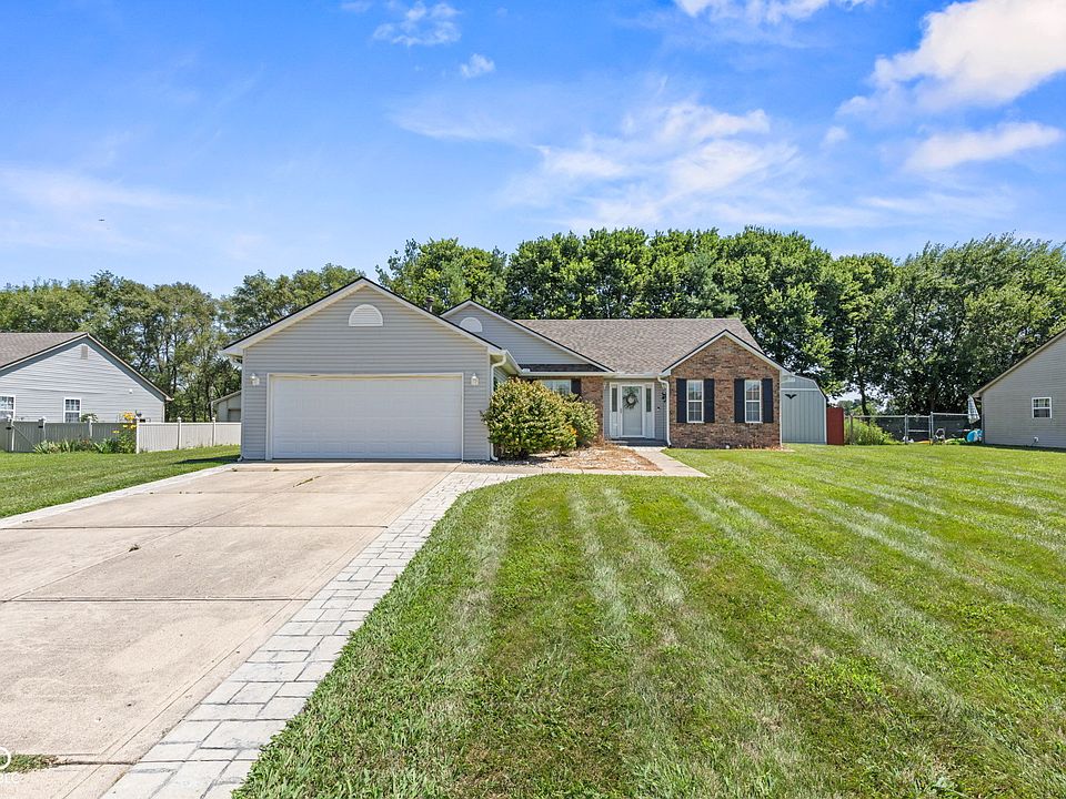 1st image of 593 Clydesdale Ln