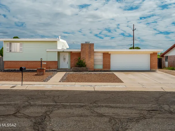 8002 E Rosewood St, Tucson, AZ 85710