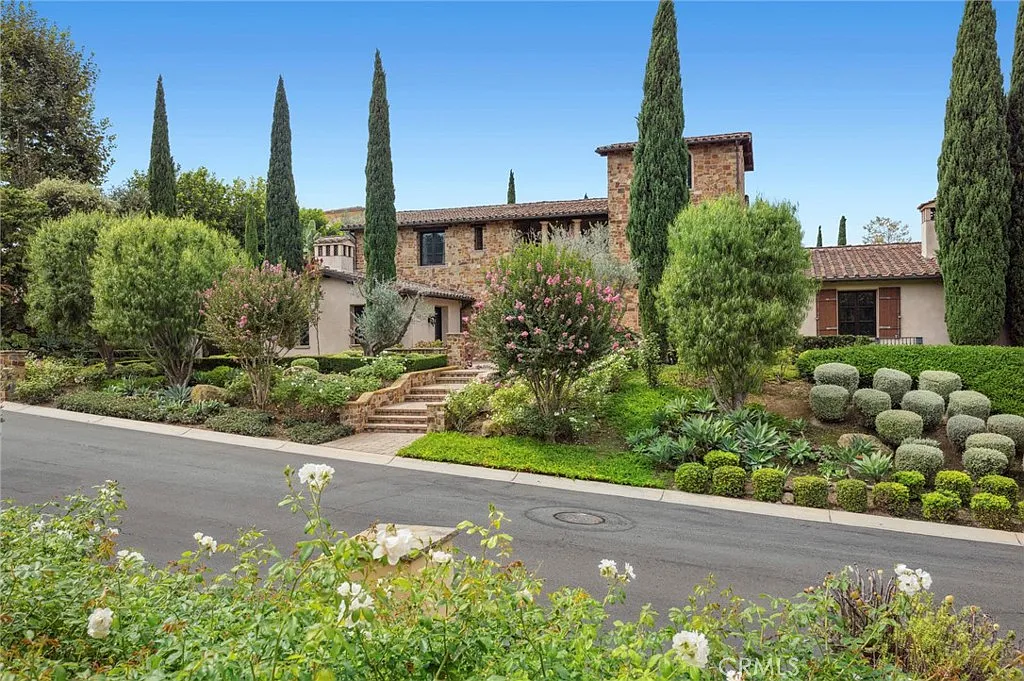 5 bed, 8.0 bath, 9489 sqft, $32,500 — Photo 1