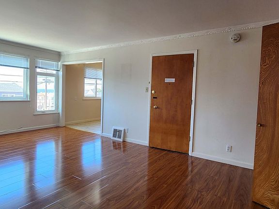 2nd image of 1800 39th Ave APT 2
