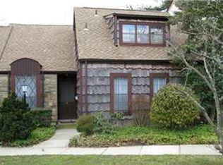 62 Cheshire Sq, Little Silver, NJ 07739