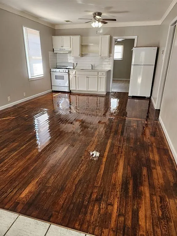 3 bed, 1.0 bath, 1284 sqft, $1,450 — Photo 2
