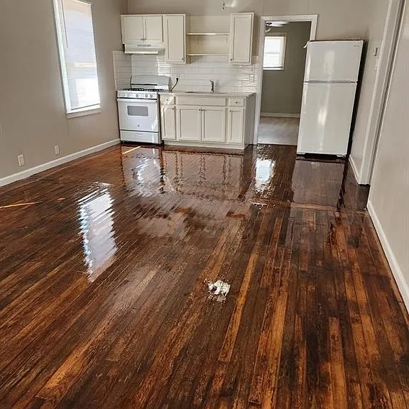 522 Aron St — Photo 2