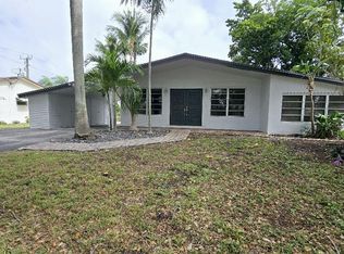560 SE 2nd Ter, Pompano Beach, FL 33060