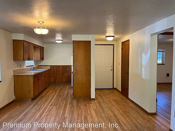 3rd image of 1120 Waller St SE #5666392