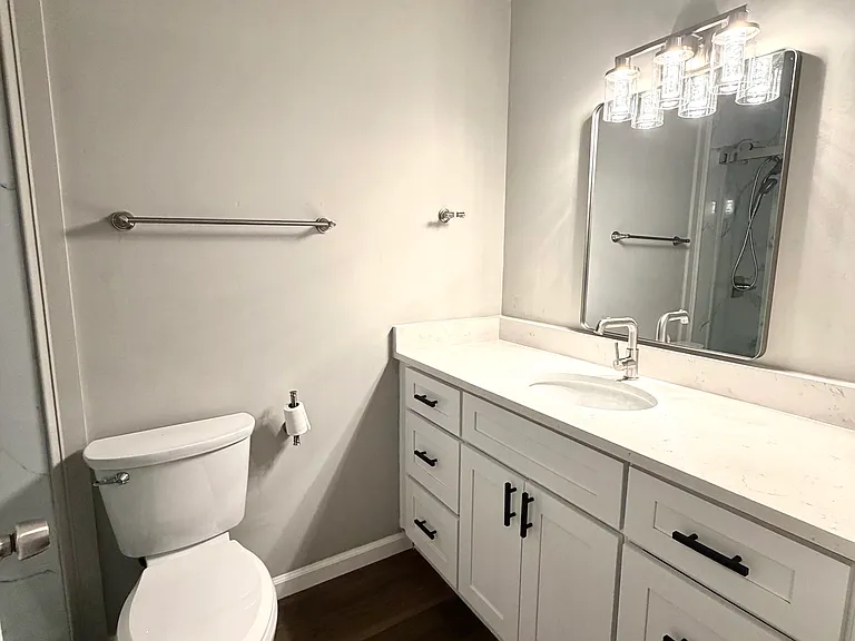 813 Harden St #7 — Photo 15