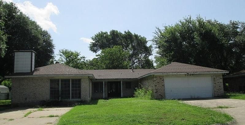 1st image of 1229 Tanglewood Dr