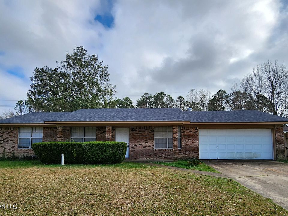 1st image of 37 Fleetwood Dr