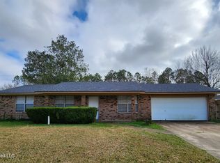 37 Fleetwood Dr, Gulfport, MS 39503