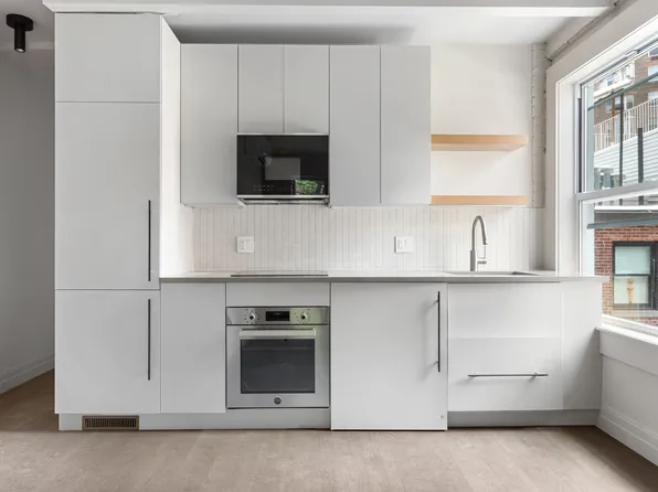 241 West 13th Street image 4 of 5