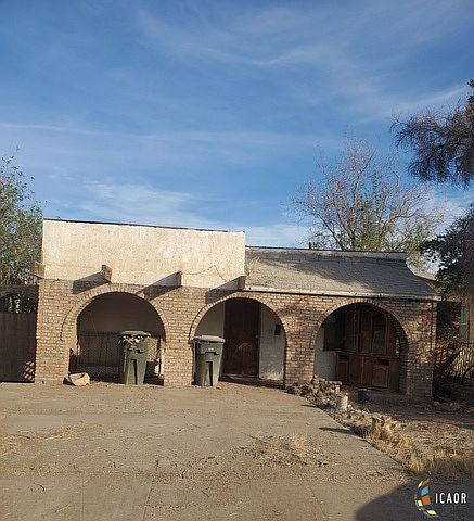 2nd image of 1017 E 5th St Unit 3