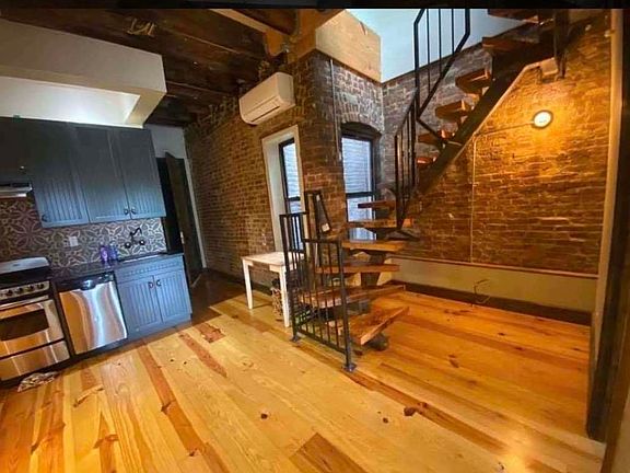 4th image of 1467 Bedford Ave #4
