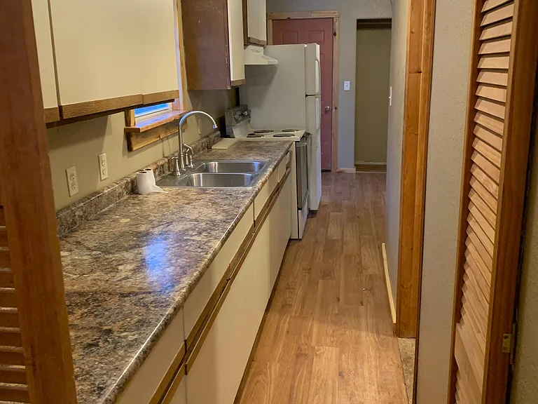 703 Maurice St #B — Photo 8