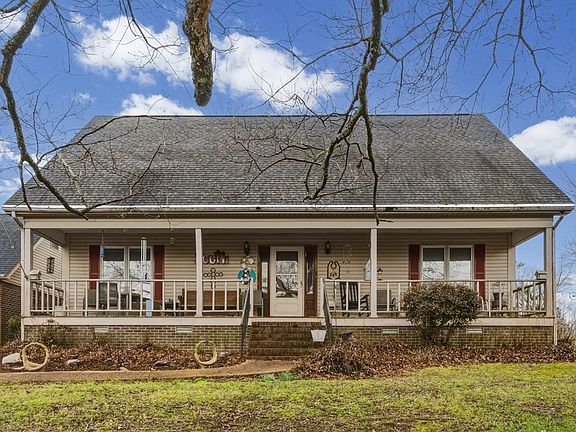 2nd image of 3715 Henderson Rd