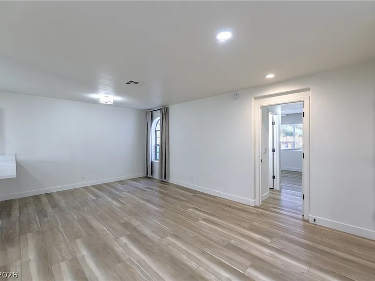 1800 Edmond St #122 — Photo 5