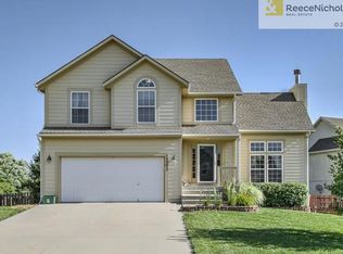 19994 W 218th St, Spring Hill, KS 66083