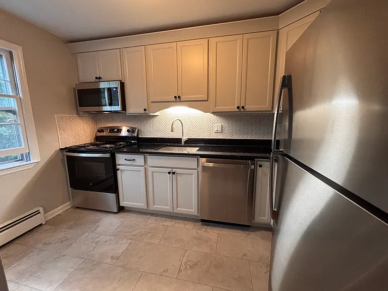 80A Anderson Hill Rd #A — Photo 4