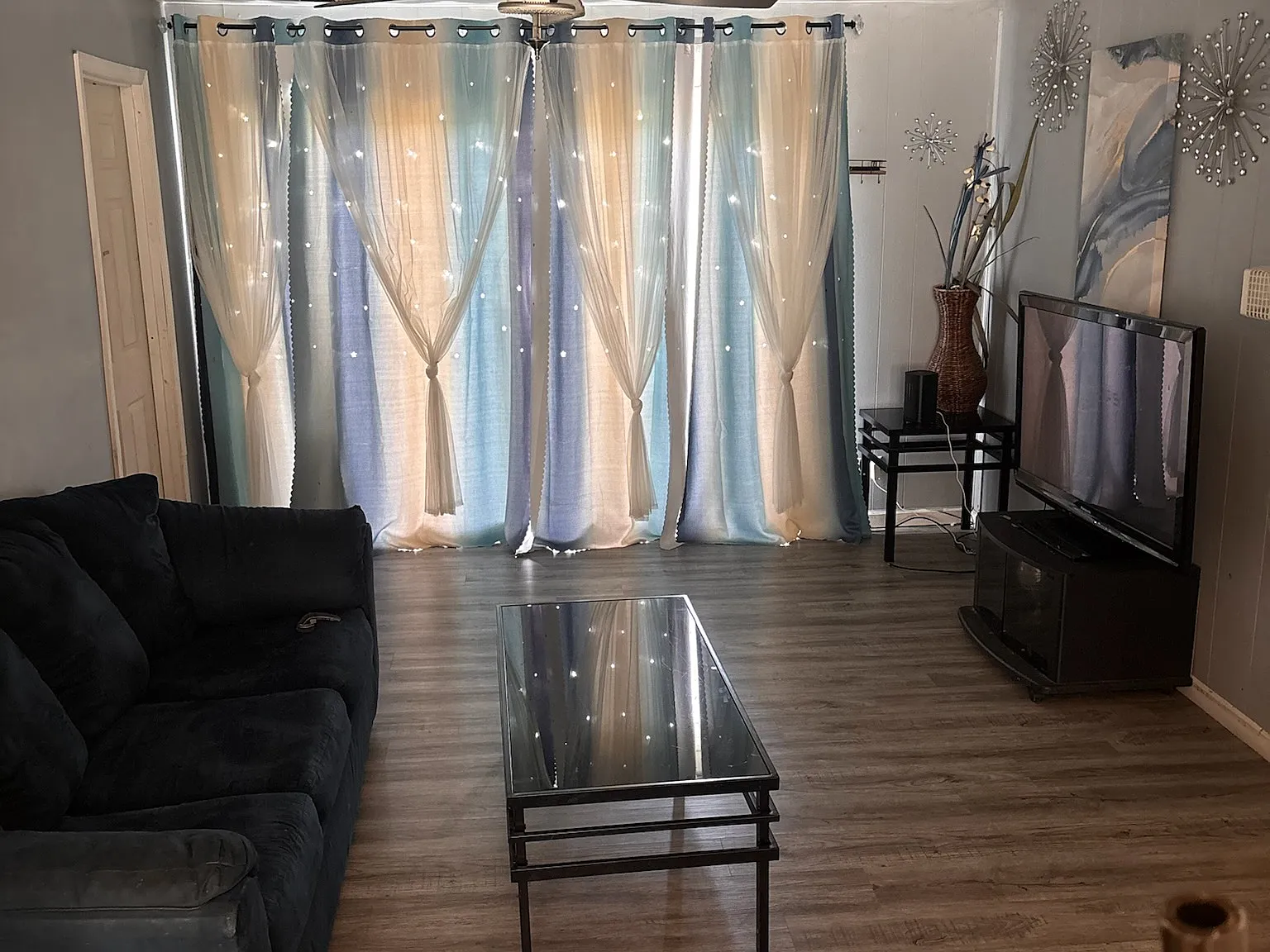 5 bed, 1850 sqft, $2,800 — Photo 2