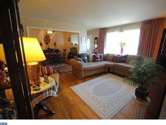 2nd image of 1824 Walter Dr