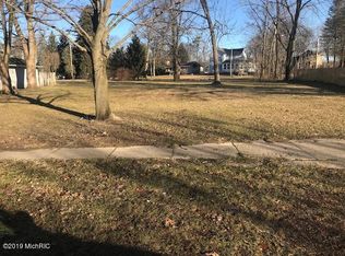 213 Prospect St, Decatur, MI 49045