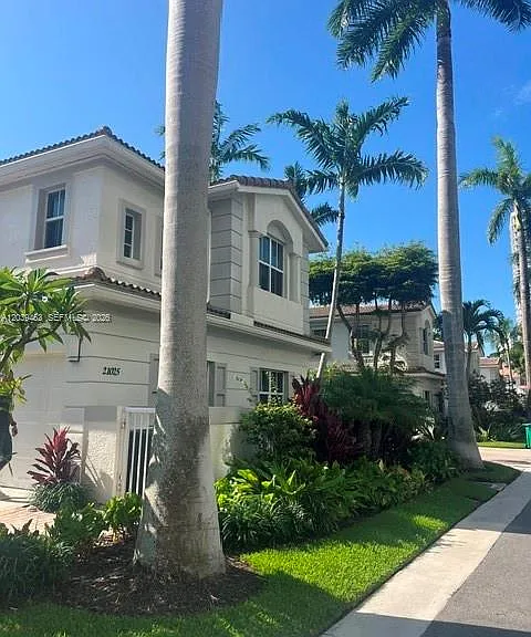 21025 NE 38th Ave — Photo 3